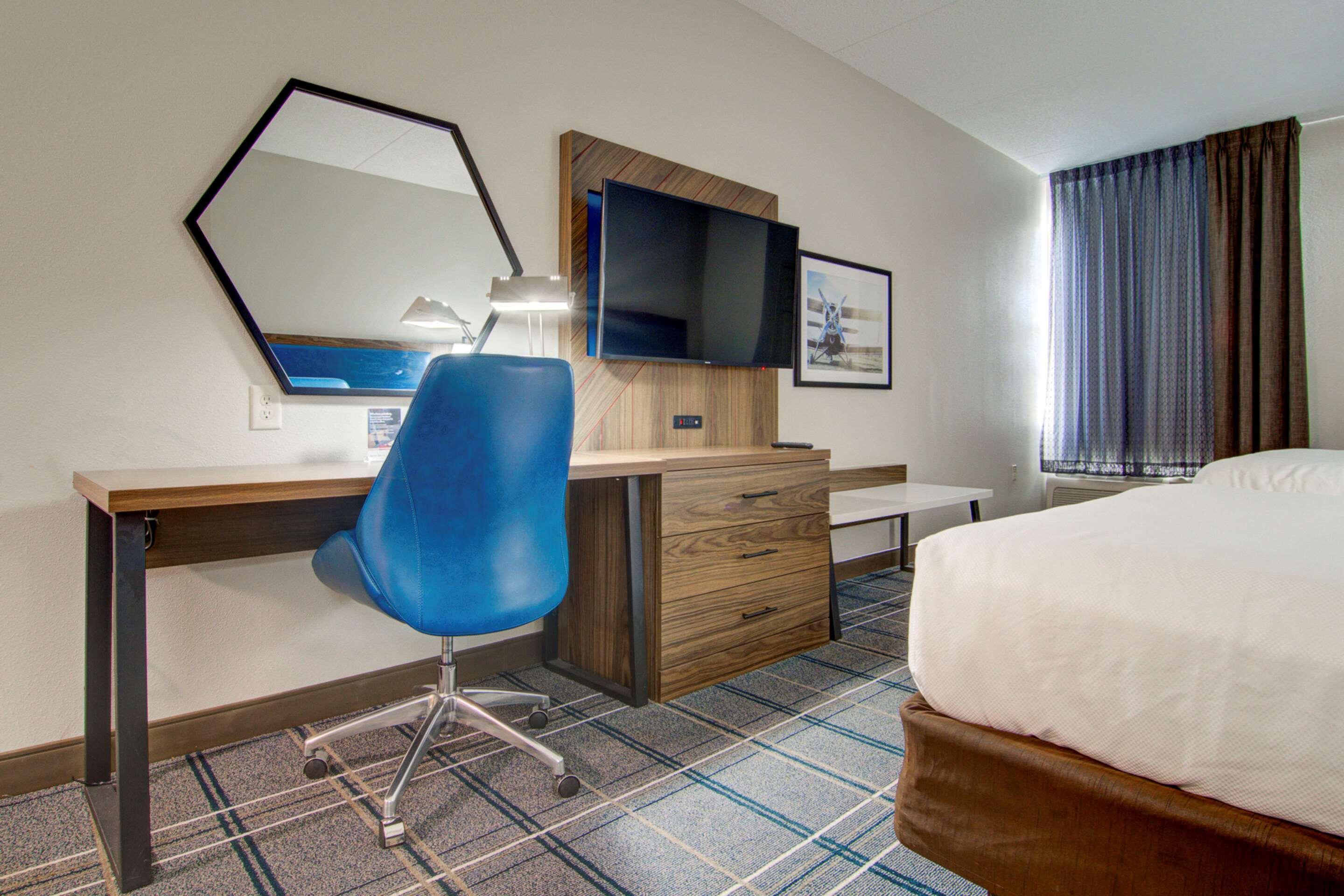 Comfort Suites Newport News Airport Exteriér fotografie
