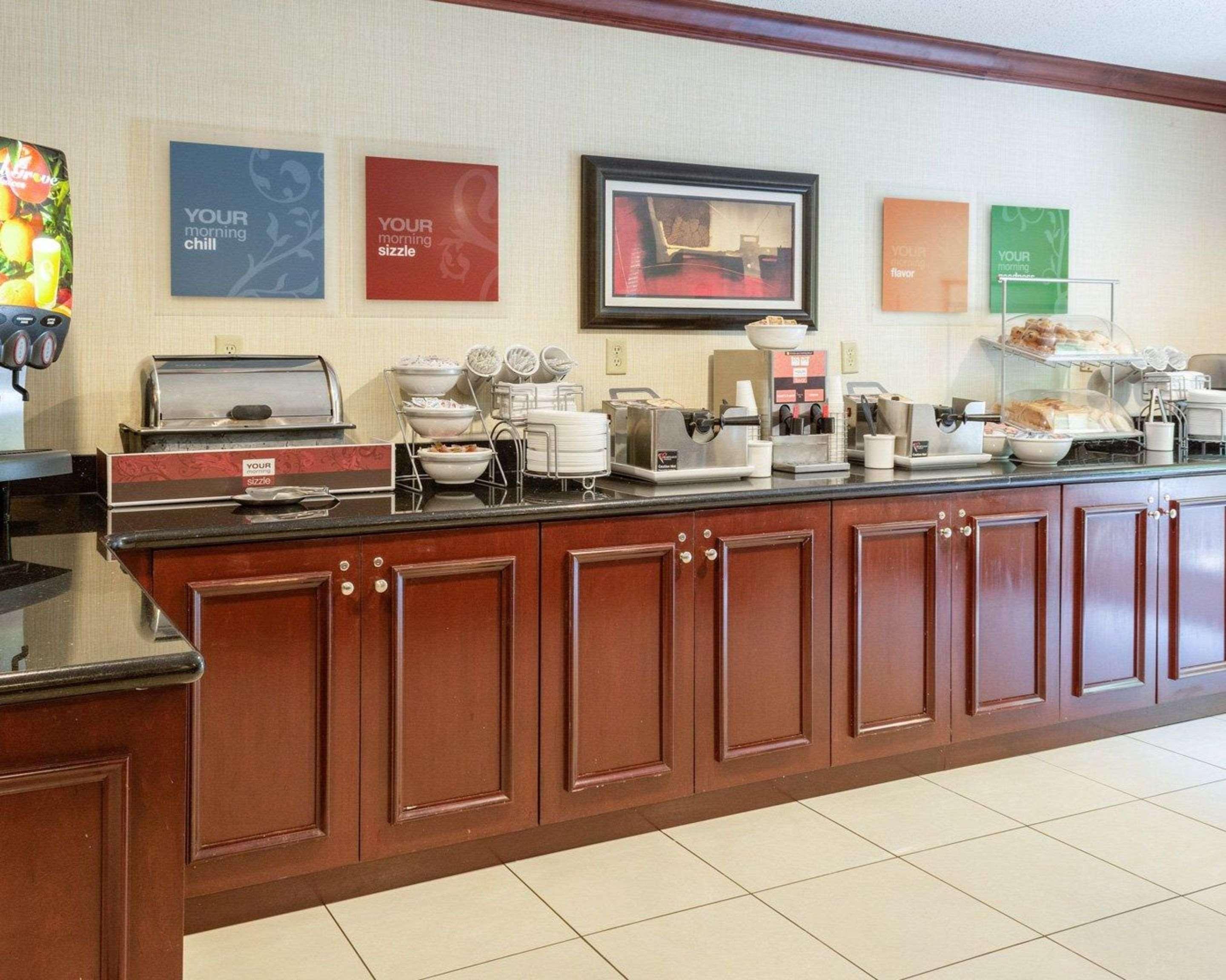 Comfort Suites Newport News Airport Exteriér fotografie