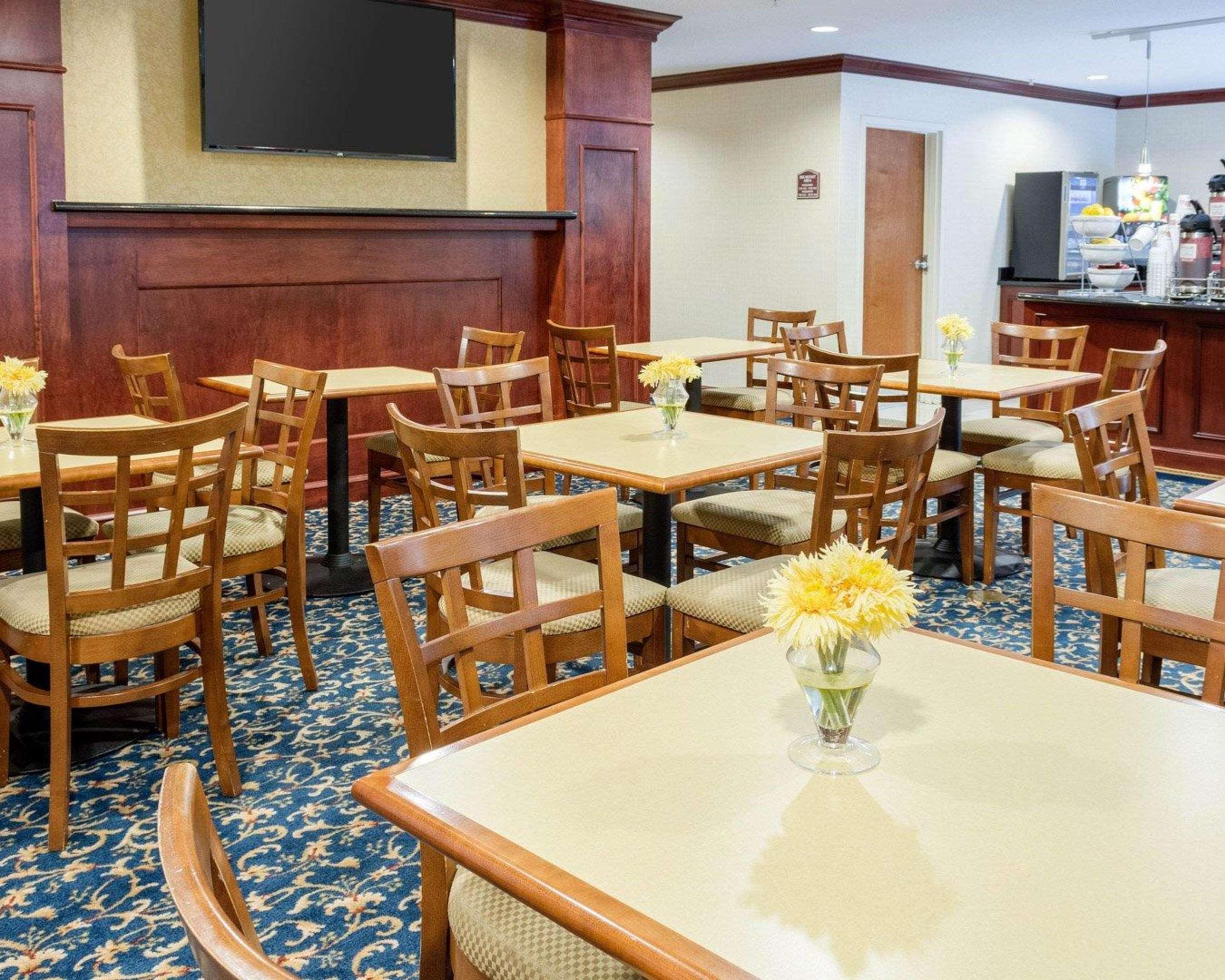 Comfort Suites Newport News Airport Exteriér fotografie