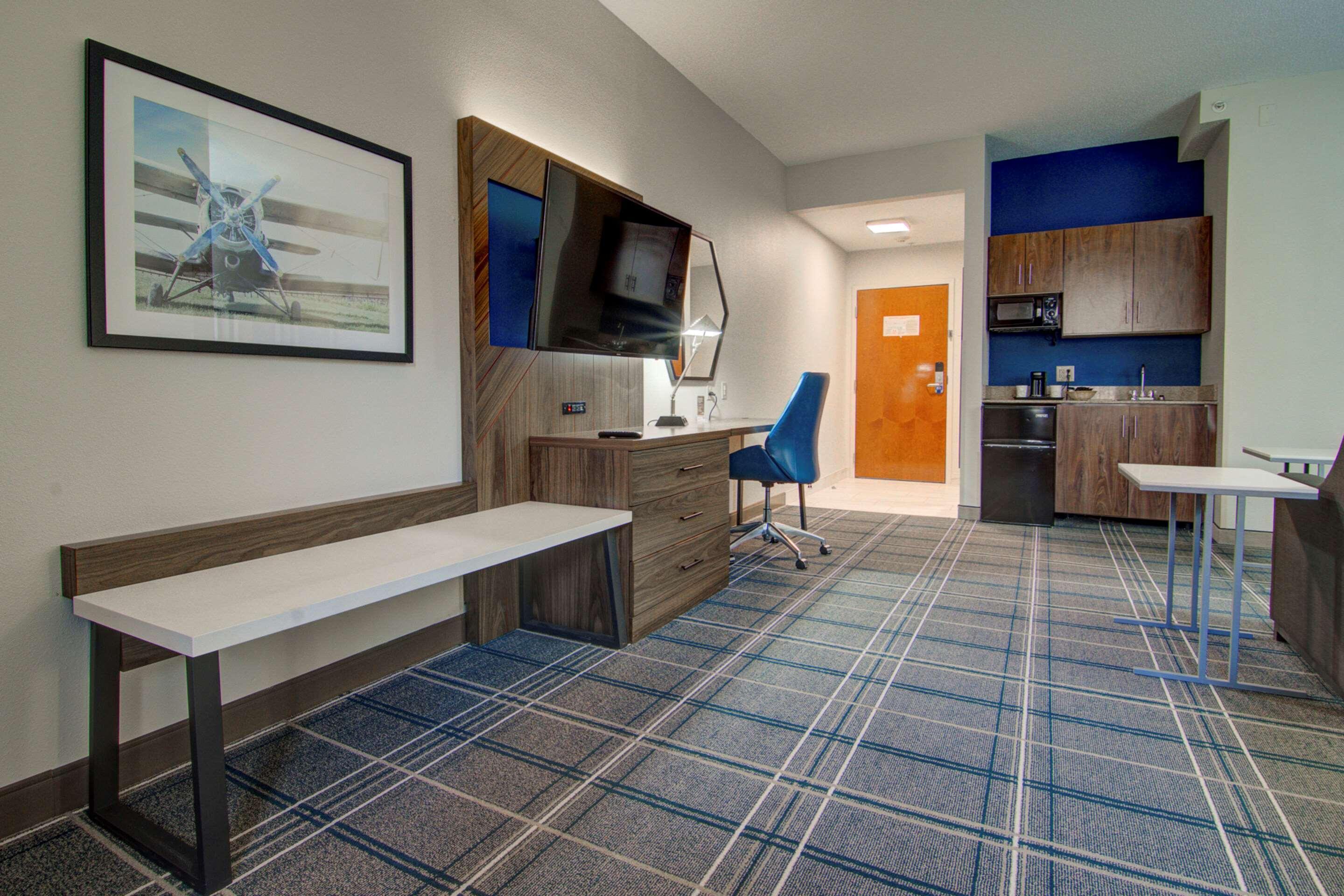 Comfort Suites Newport News Airport Exteriér fotografie