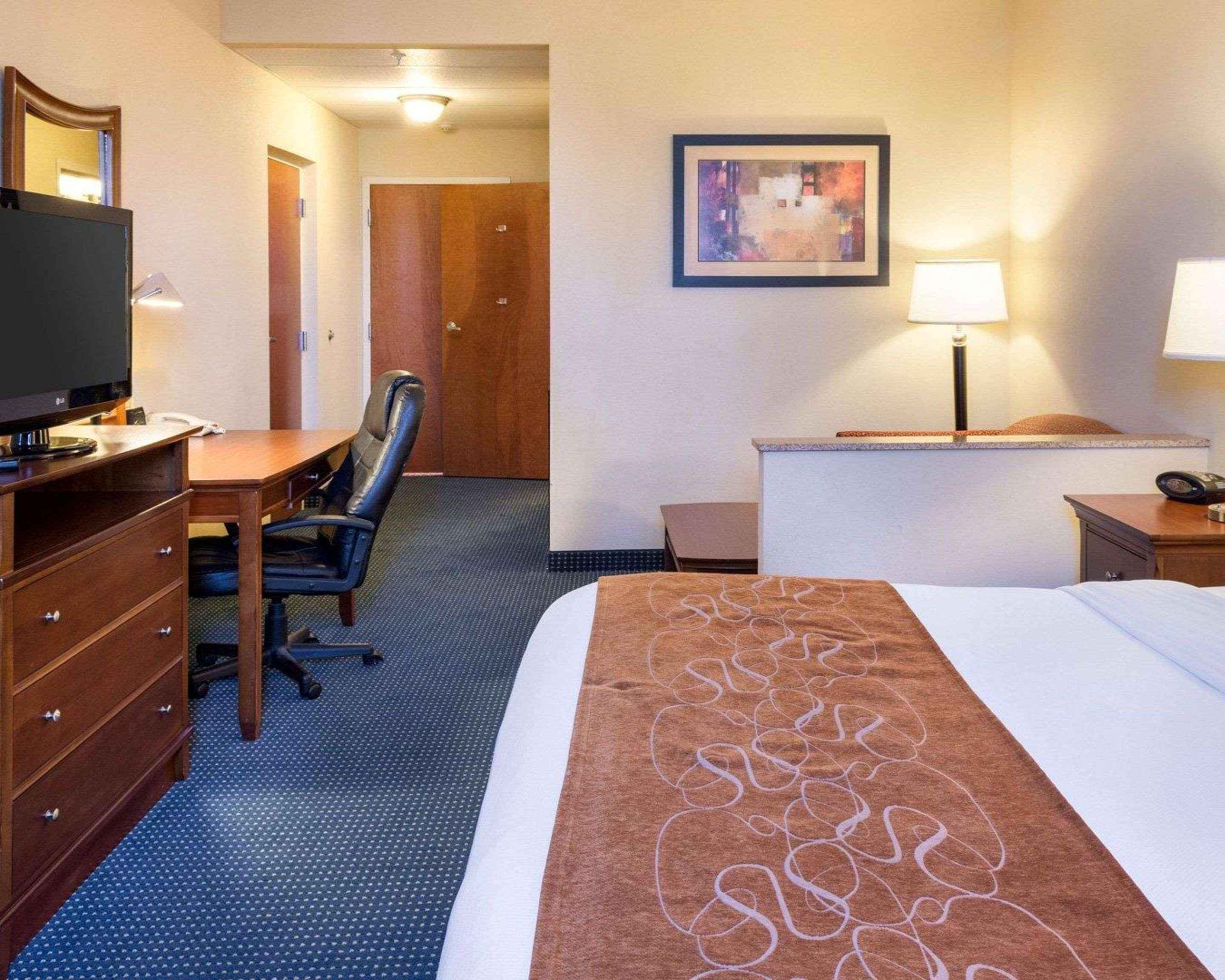 Comfort Suites Newport News Airport Exteriér fotografie