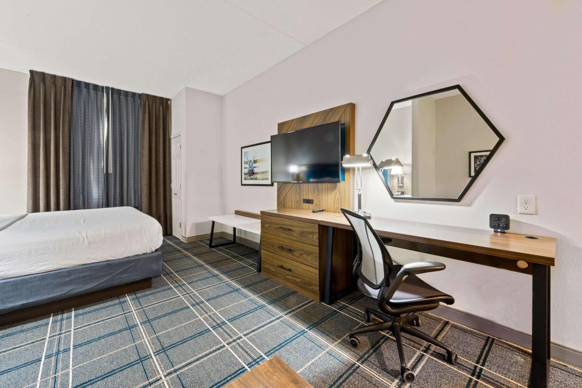 Comfort Suites Newport News Airport Exteriér fotografie
